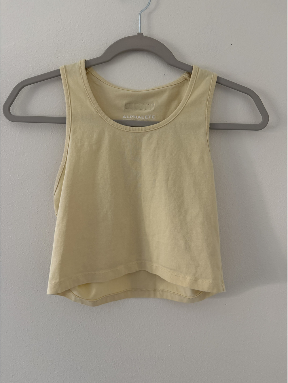 Alphalete LifeStyle Fit Cropped Yellow Cotton Racerback Tank Top size medium